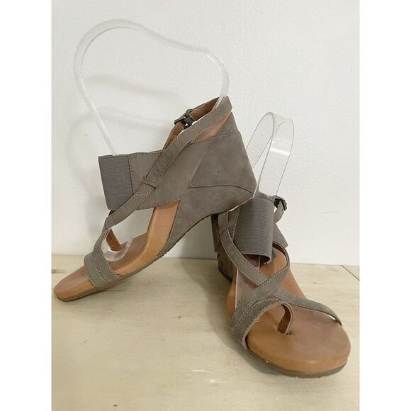 Gentle Souls by Kenneth Cole Size 9M Wedge Sandals Comfort Shoe Irwin - Picture 7 of 11